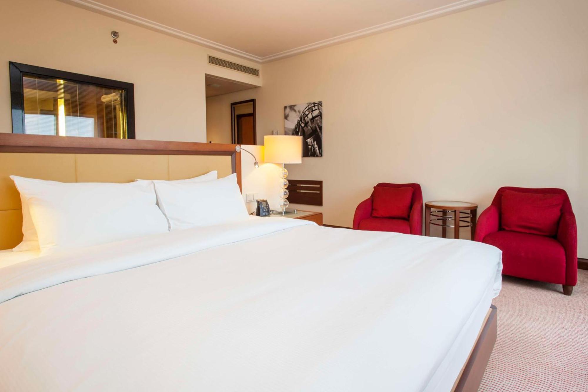 Hilton Warsaw City Hotel Екстериор снимка