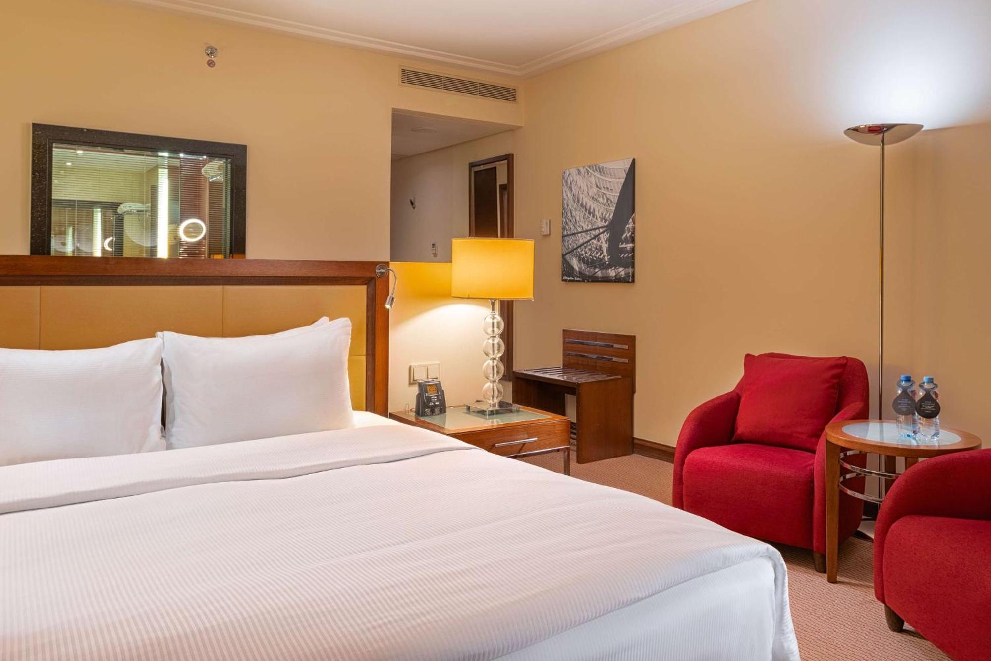 Hilton Warsaw City Hotel Екстериор снимка